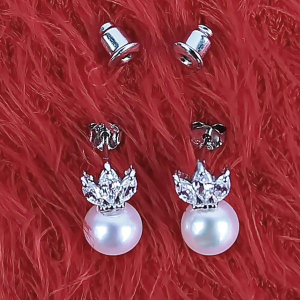 Freshwater Pearl Stud Earrings - Image 3