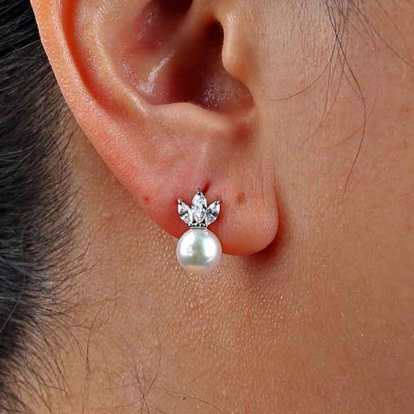 Freshwater Pearl Stud Earrings - Image 6