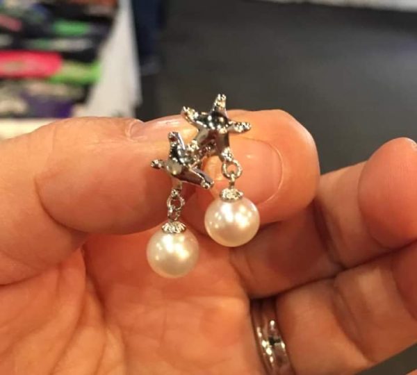 Freshwater Pearl Stud Earrings - Image 8