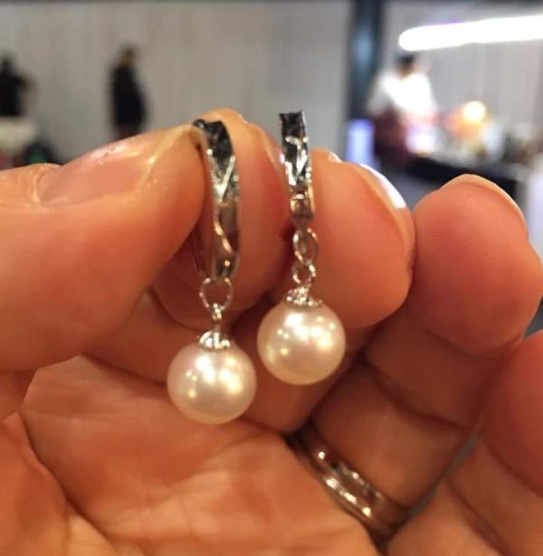 Freshwater Pearl Stud Earrings - Image 10