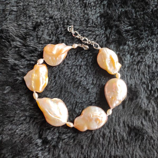 Freshwater Baroque Pearl Bracelet - Image 5